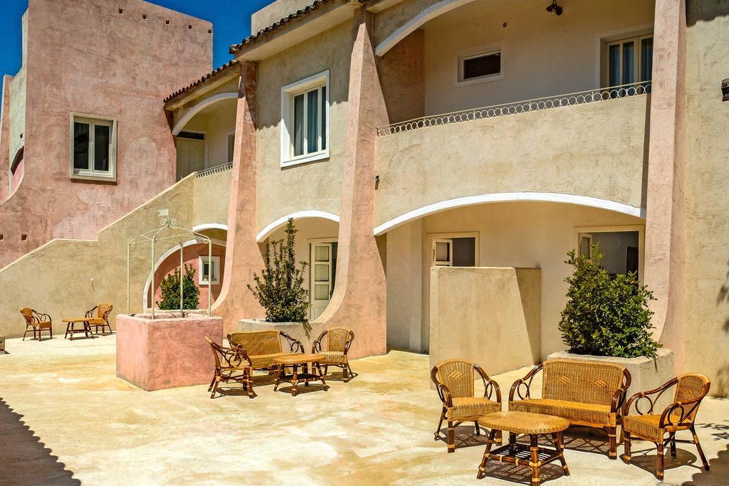 Hotel Omu Axiu Orroli Exteriér fotografie