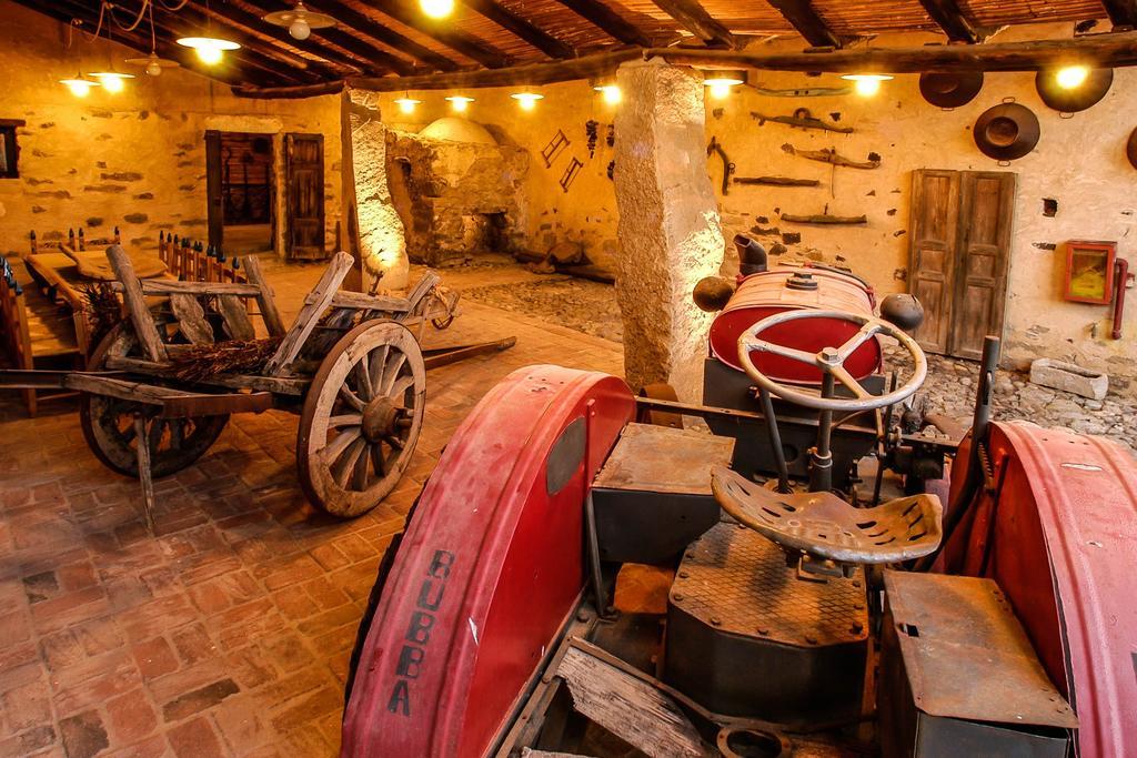 Hotel Omu Axiu Orroli Exteriér fotografie